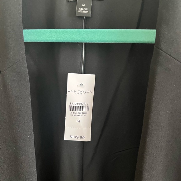 Black blazer, Ann Taylor Factory NWT - Picture 3 of 3